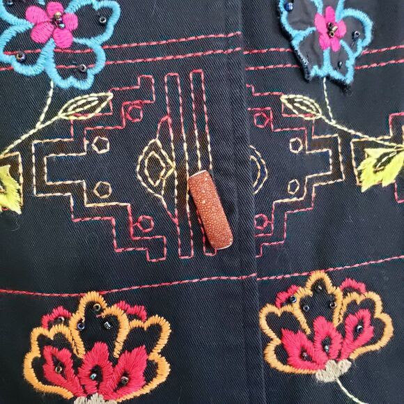 Marsh Landing Woman's Beautifully Embroidered Blazer, Est. Size Medium - Picture 4 of 10